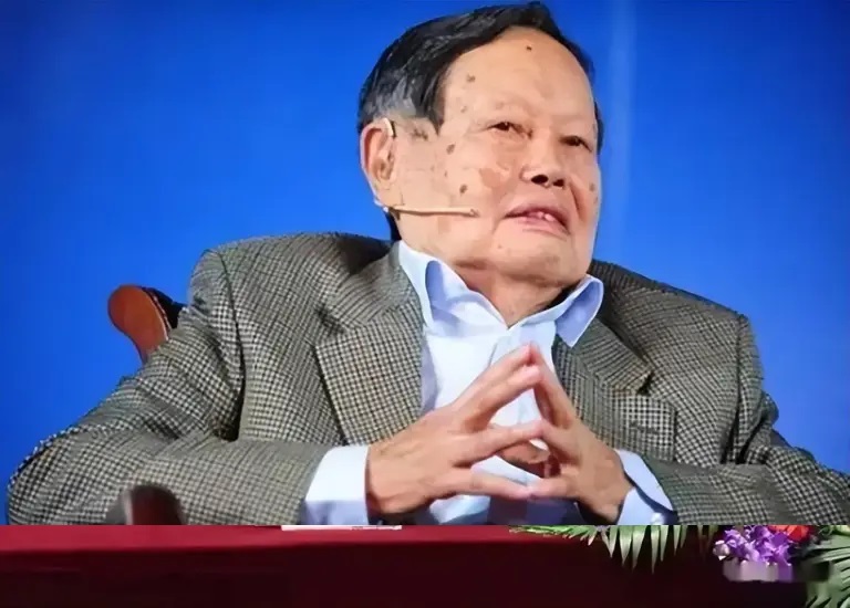 杨振宁2.jpg